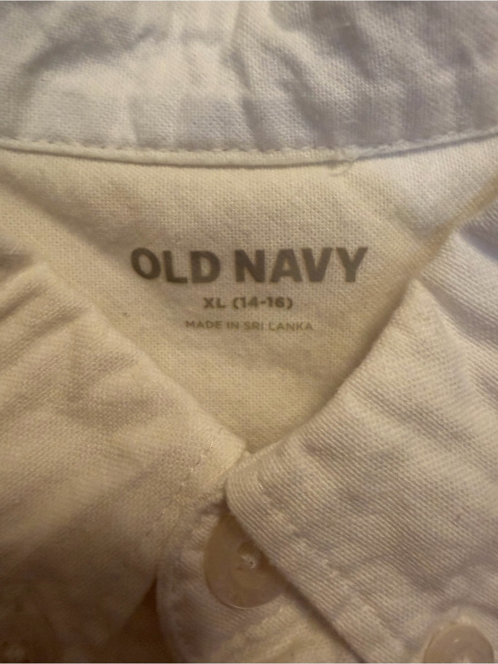 Old Navy White Short-Sleeve Button-Down Pocket Shirt - Picture 4 of 4